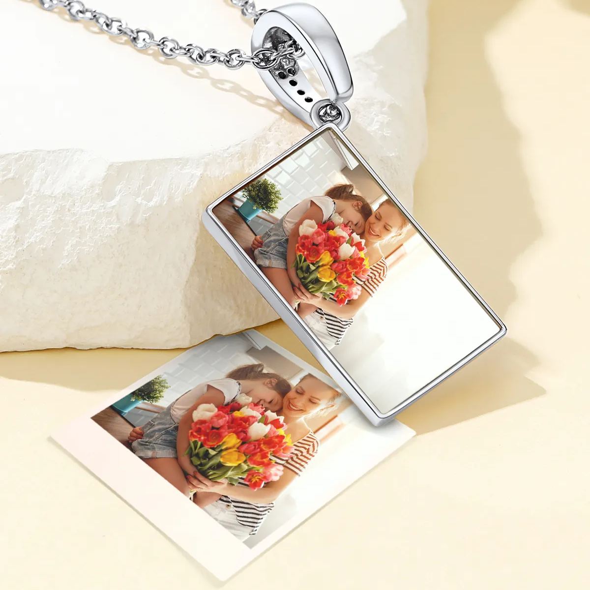 Collier Enveloppe Photo Personnalisé avec Pierre de Naissance pour Femme Modèle