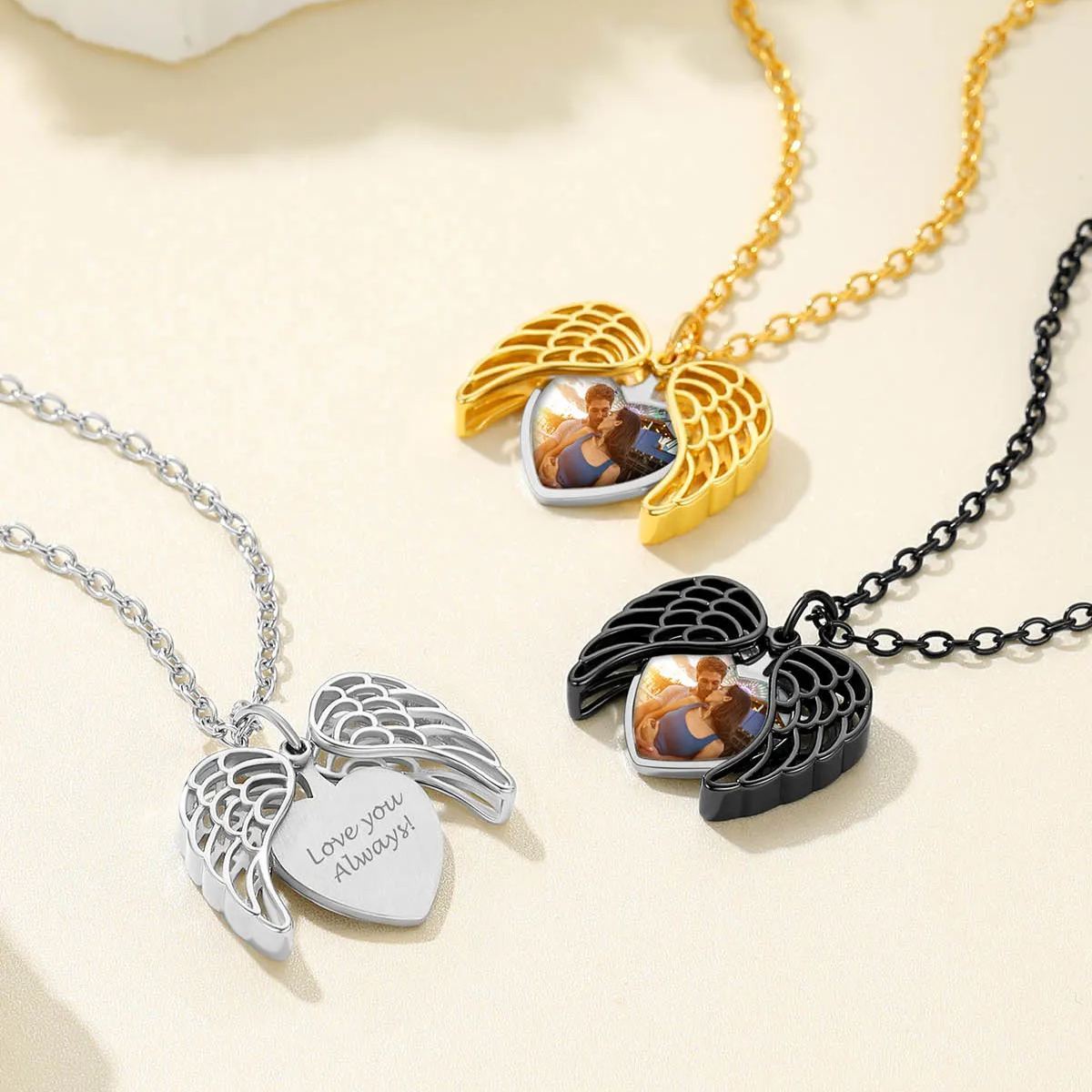 Collier Médaillon Cœur Ailes d’Ange Personnalisable avec Photo collection