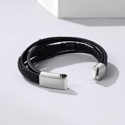 Bracelet Croix Chrétienne en Cuir Tressé Detail