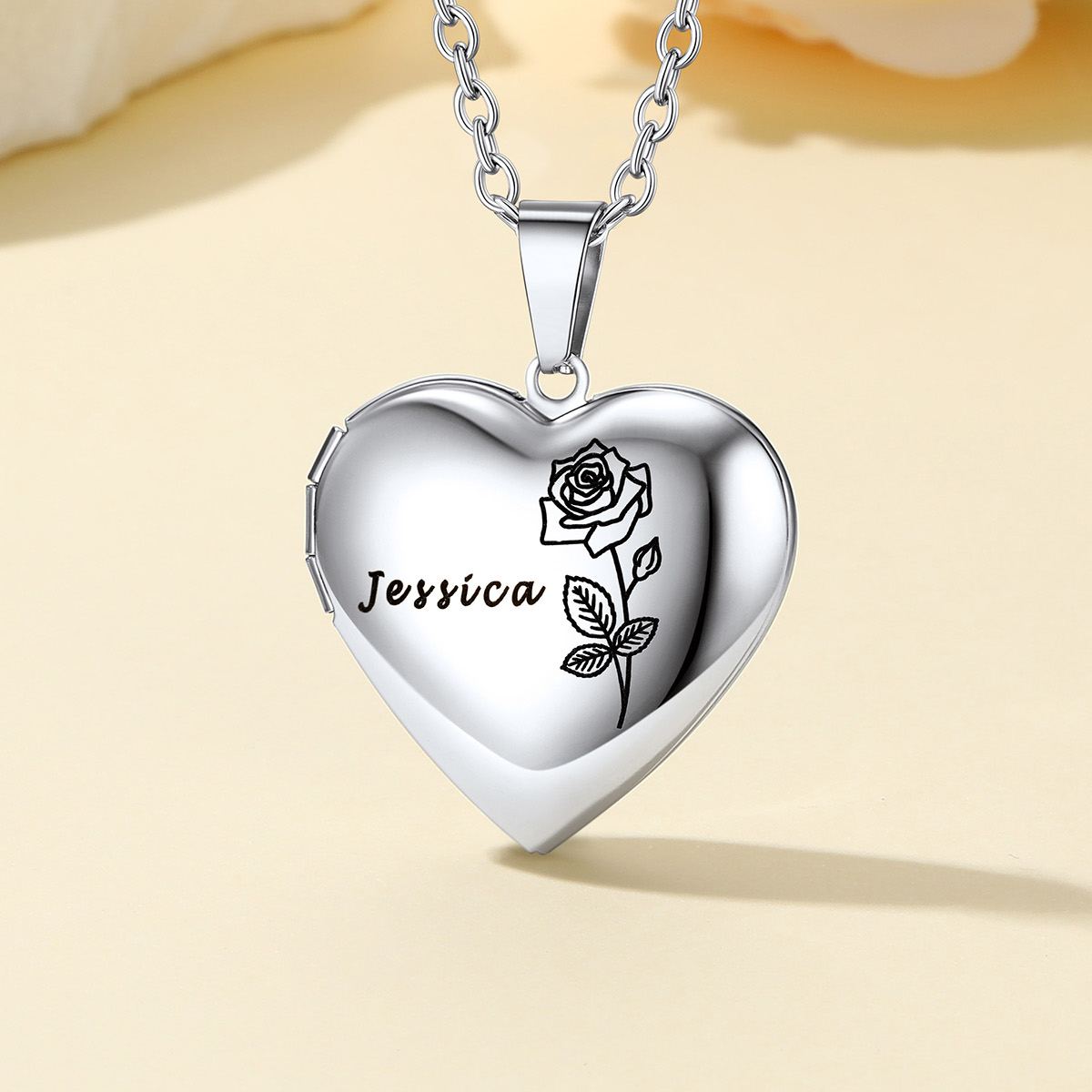 Collier Médaillon Cœur Fleur de Naissance Personnalisé Femme