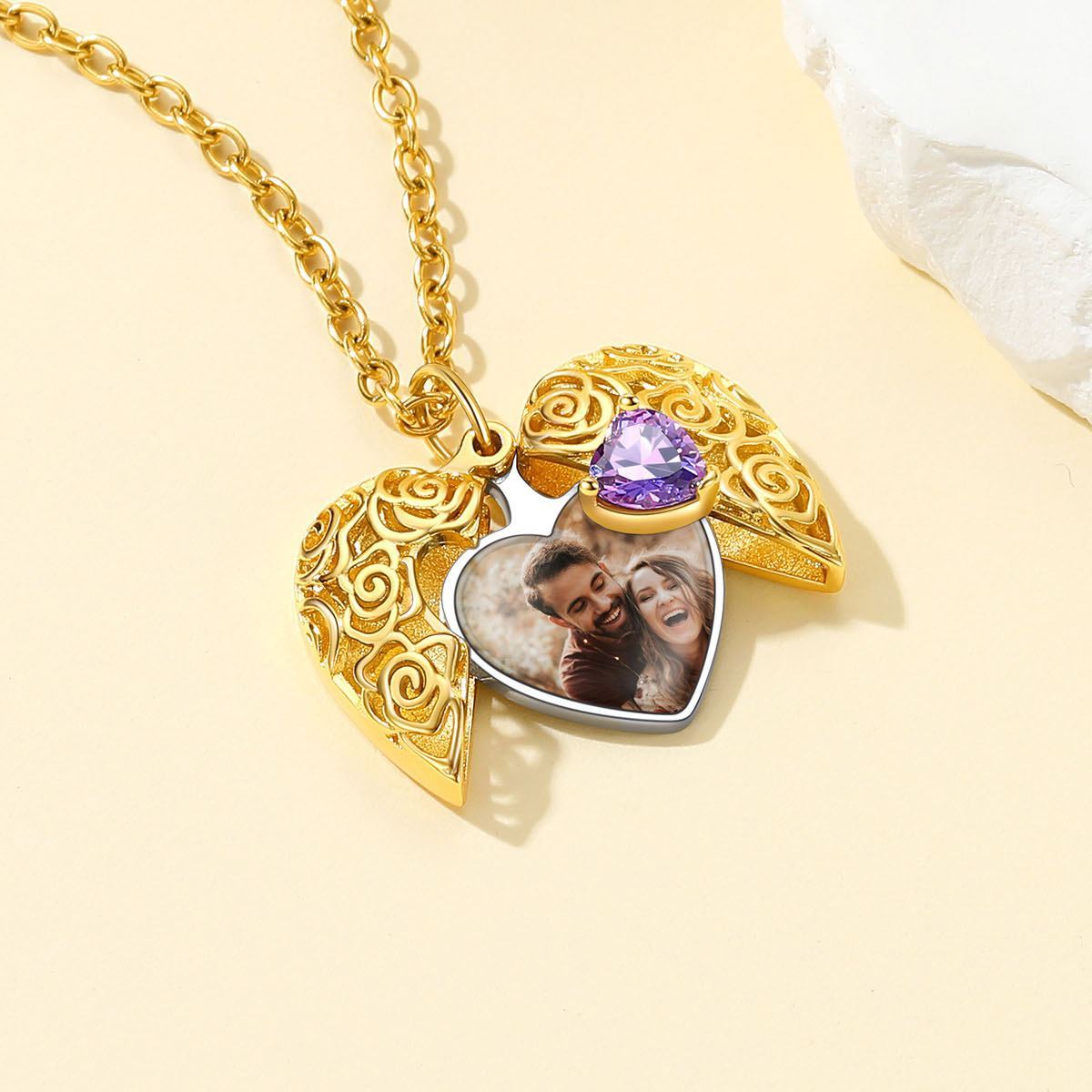 Collier or Médaillon Rose Cœur Personnalisé en laiton