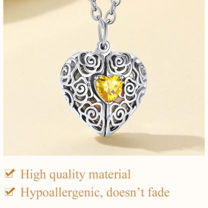 Collier Médaillon Rose Cœur Personnalisé détail