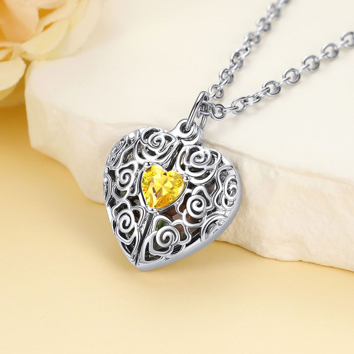 Collier fleur Médaillon Rose Cœur Personnalisé