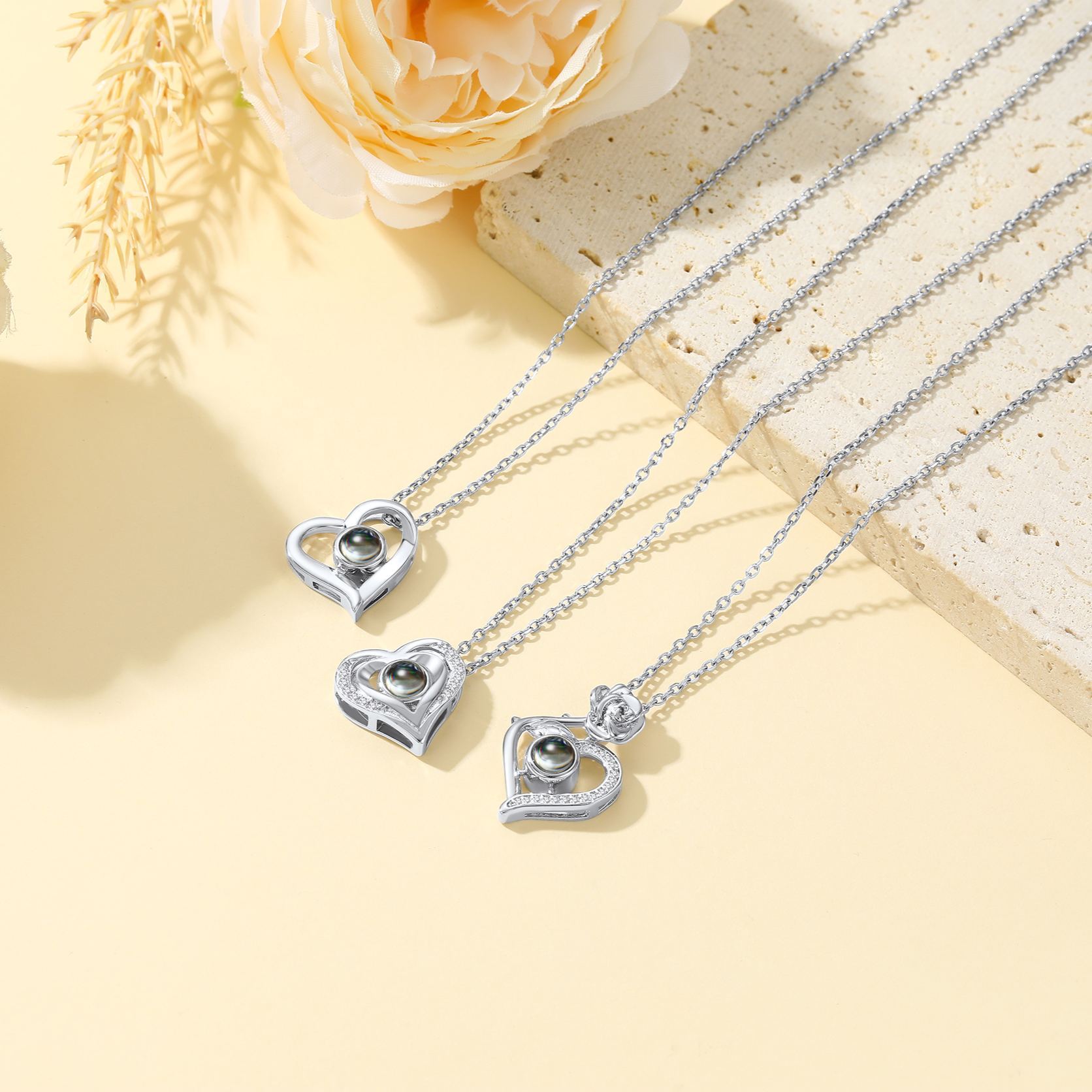 Collier Personnalisé 3 Cœurs avec Photo à l’Intérieur