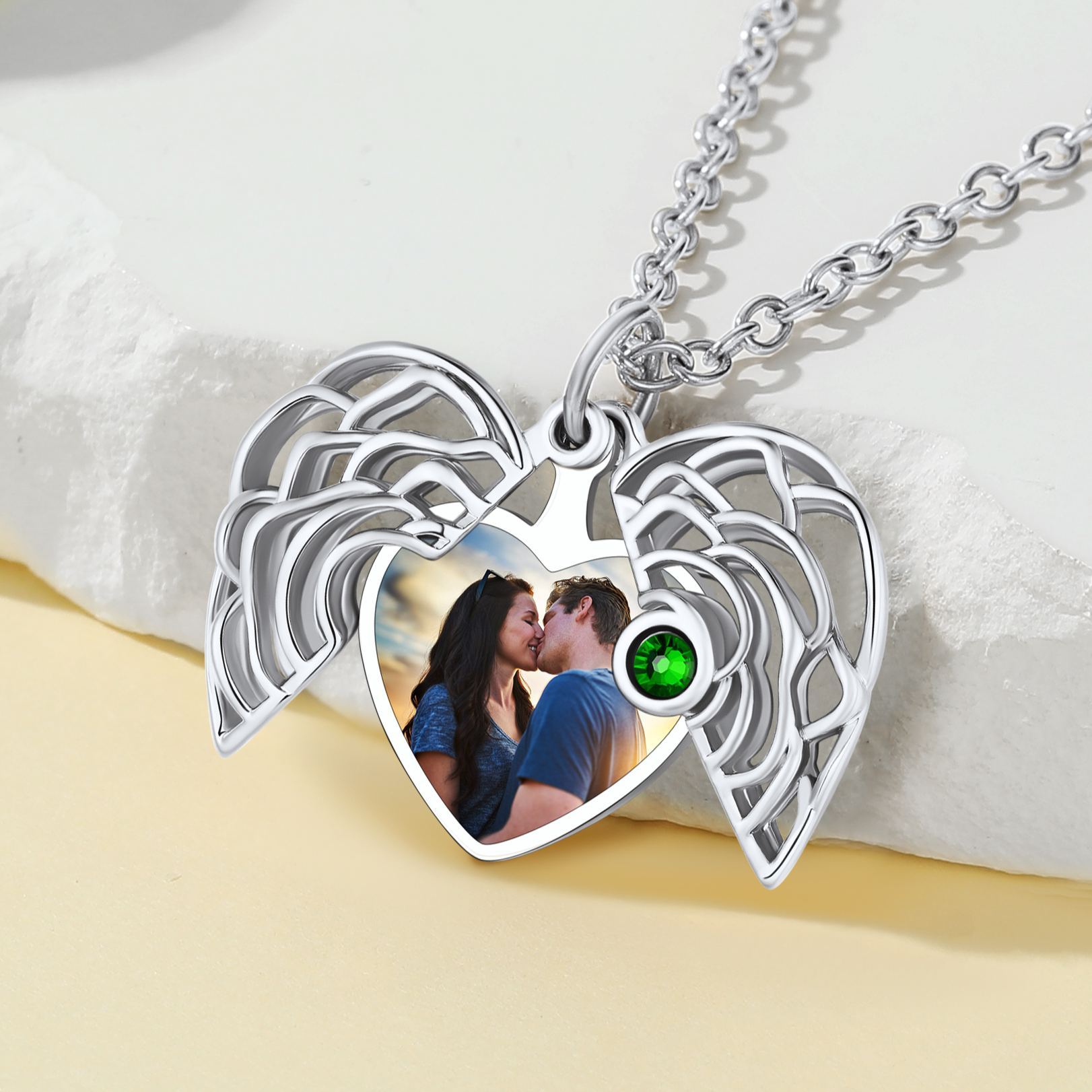 Collier Médaillon Cœur Photo Personnalisé pour couple détail