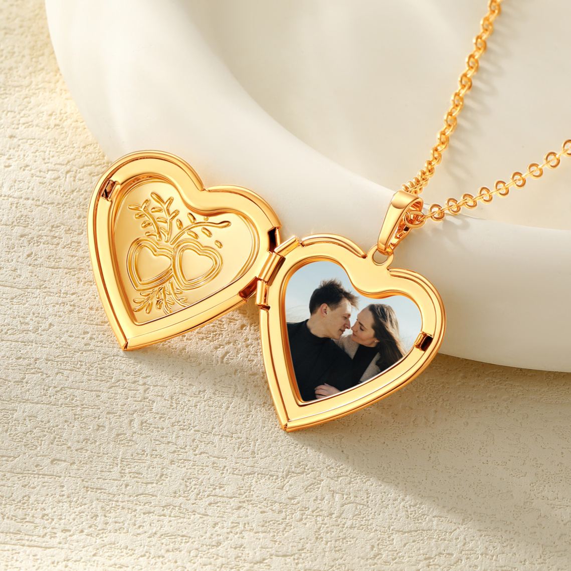 Collier Médaillon Cœur Gravé Photo