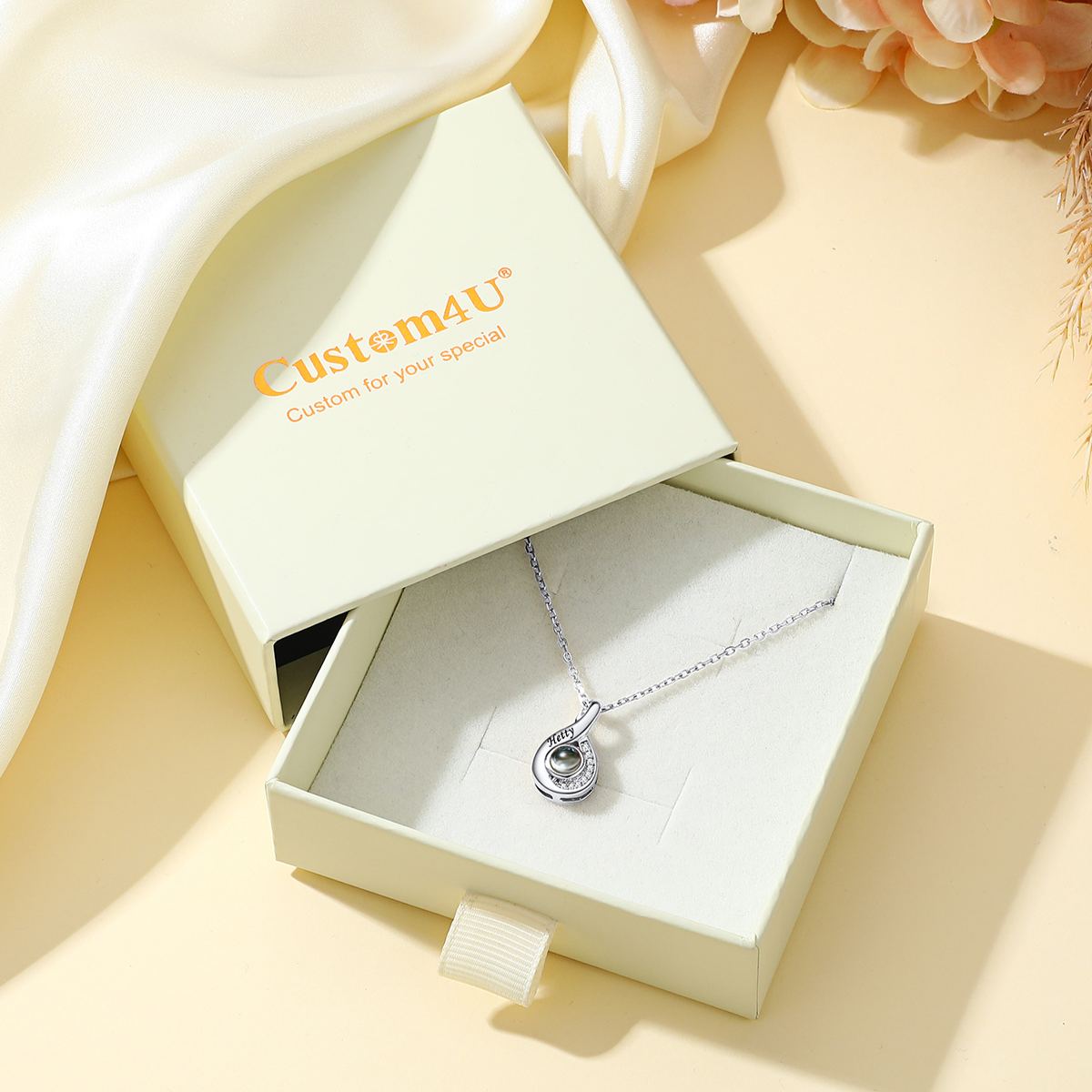 Collier Photo Projetée – Cadeau Personnalisé pour Elle avec boite cadeau