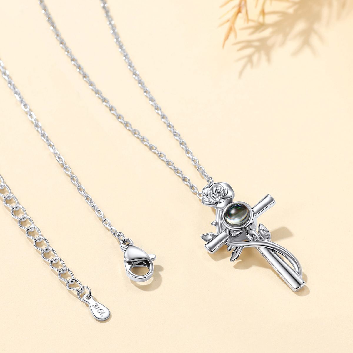 Collier Croix Photo Projetée avec Rose - Cadeau Personnalisé