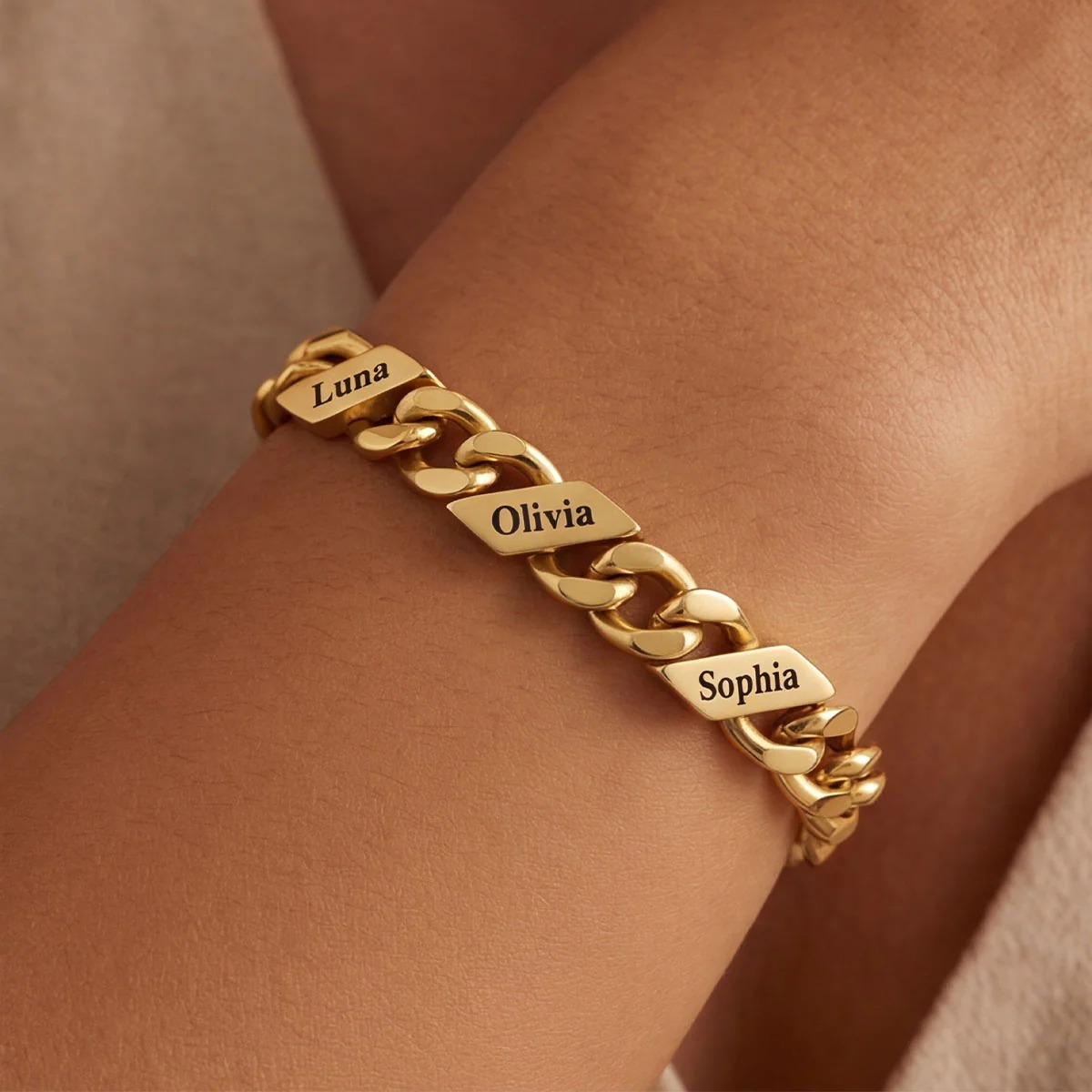 Bracelet Cubain Gravé 1 à 6 Noms Cadeau pour Femme