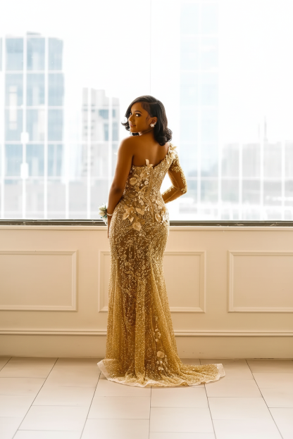 Luxury One-Shoulder Gold Mermaid Prom Dress – 3D Floral Illusion Bodice with Crystal Beading & High Slit | 2026 Couture Evening Collection
