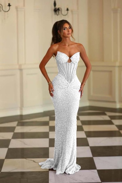 Chic Strapless Sleeveless Long Mermaid Prom Dress With Beading