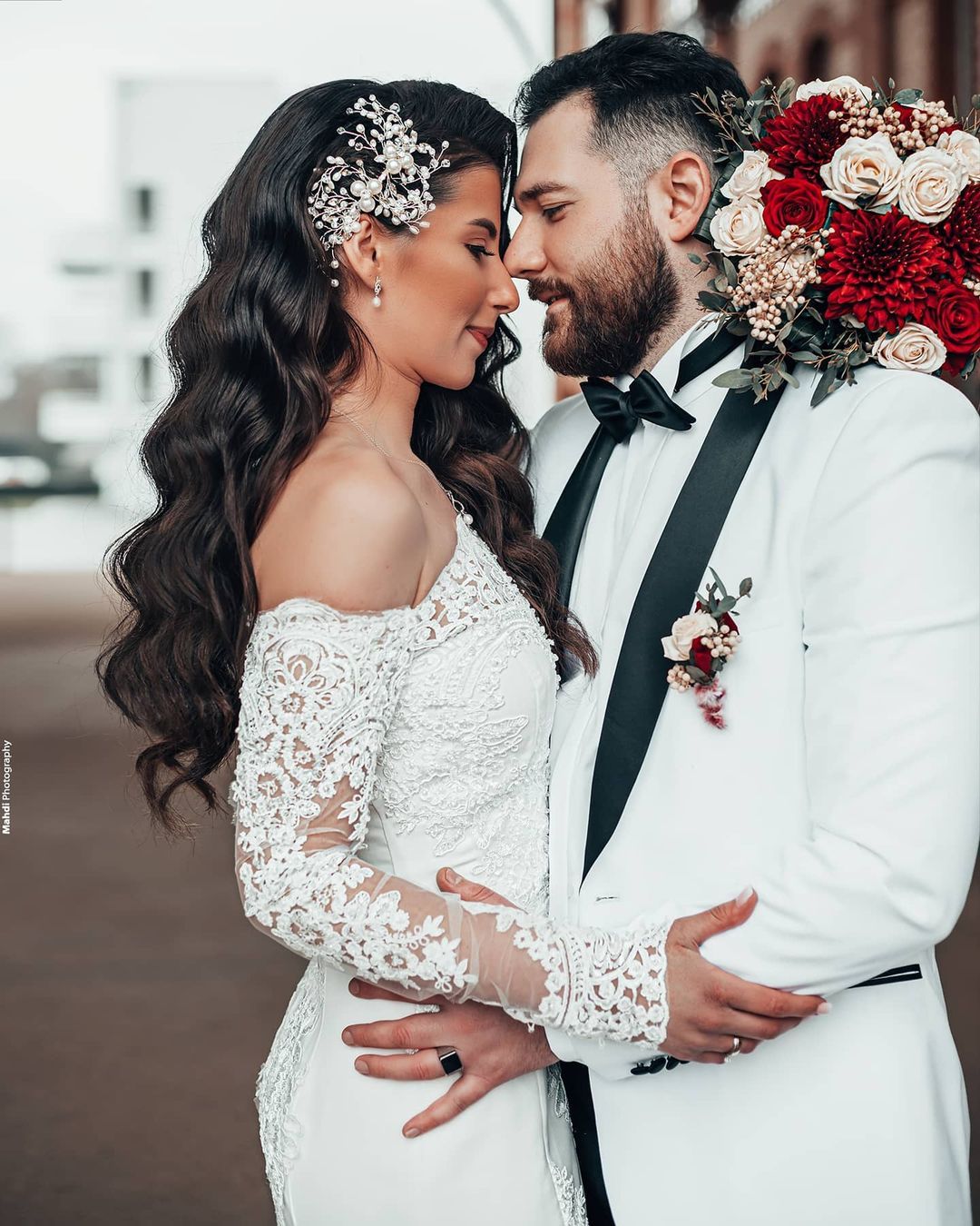 BMbridal Long Sleeves Off-the-Shoulder Wedding Dress Mermaid With Appliques-BMbridal