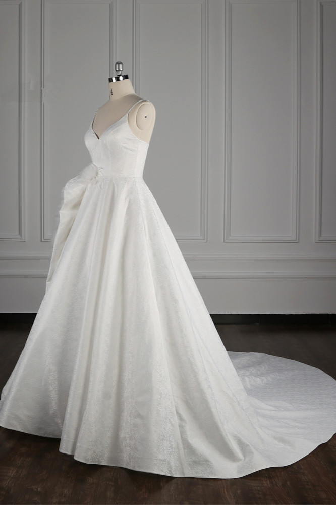 BMbridal Chic Spaghetti Straps V-neck Wedding Dress Satin Appliques Bow Bridal Gowns Online-BMbridal