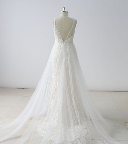 BMbridal Gorgeous Simple White Lace V-Neck Long Wedding Dress Sleeveless Appliques Bridal Gowns On Sale-BMbridal