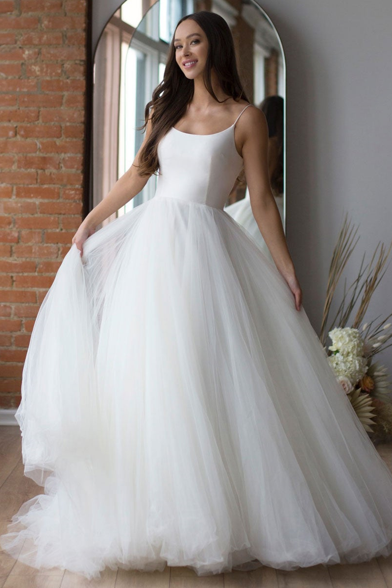 Spaghetti-Straps Tulle Long Wedding Dress