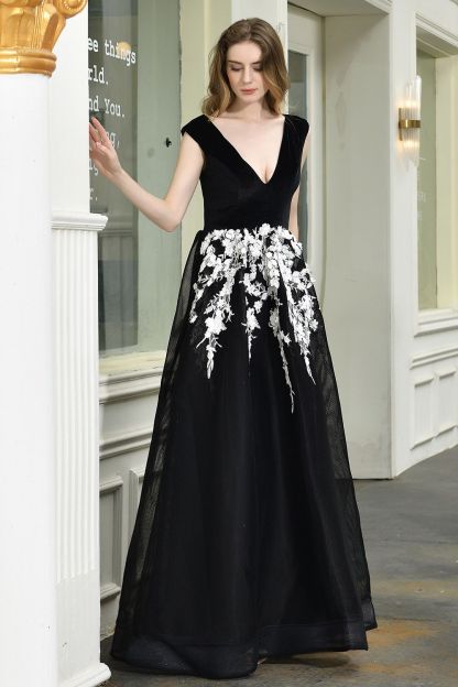 BMbridal Sexy Black Long Prom Dress V-Neck Evening Gowns With Lace Appliques
