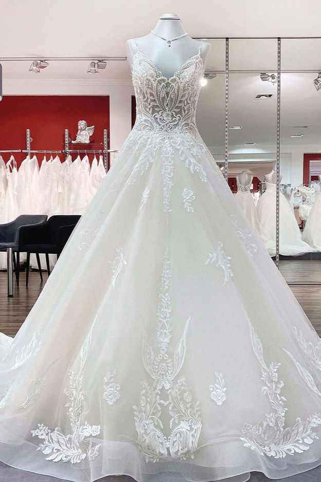 Glamorous Spaghetti-Straps Tulle Ball Gown V-Neck Wedding Dress with Lace Ruffles