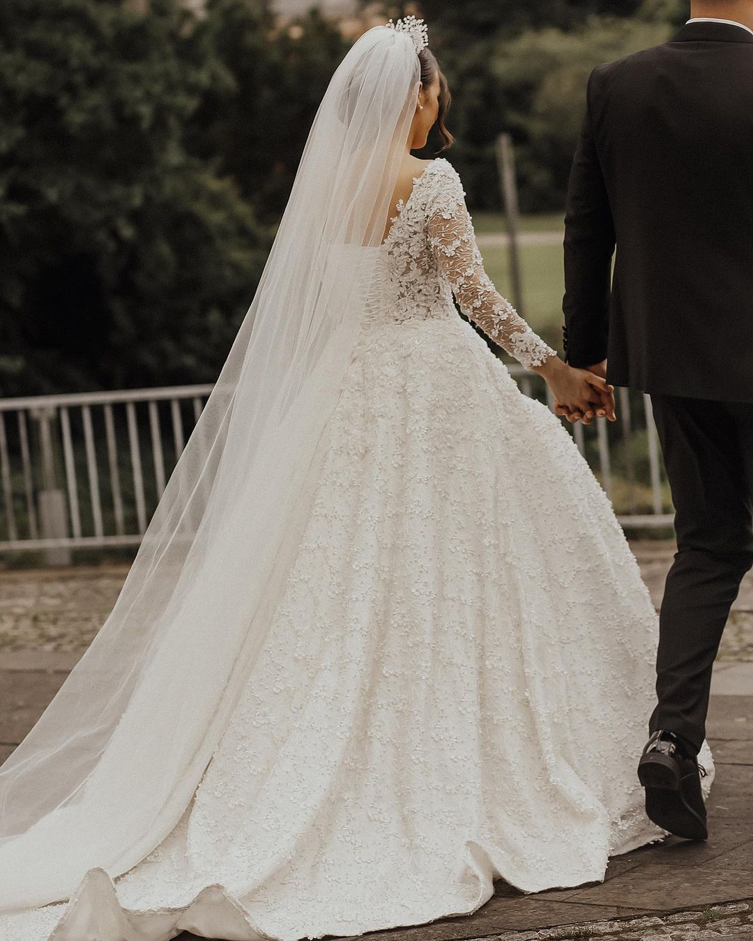 Bmbridal Ball Gown Wedding Dress Long Sleeves With Lace Appliques-BMbridal