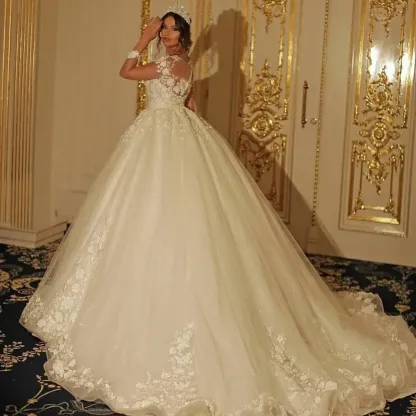 Elegant Long Sleeves Sweetheart Floor-Length Wedding Dress Lace with Appliques Tulle