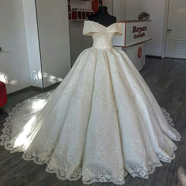 BMbridal Unique Off-the-shoulder A-line Lace Wedding Dresses Satin Ruffles Bridal Gowns With Appliques Online-BMbridal