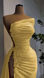 Red Pearl Strapless Prom Dress Long Slit Sleeveless With Beading