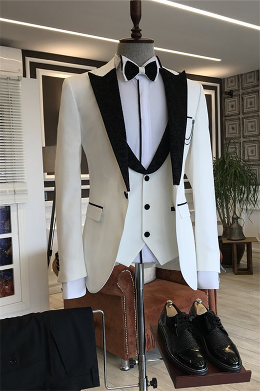 Fashion White Peaked Lapel Three Pieces Prom Suits-BMbridal