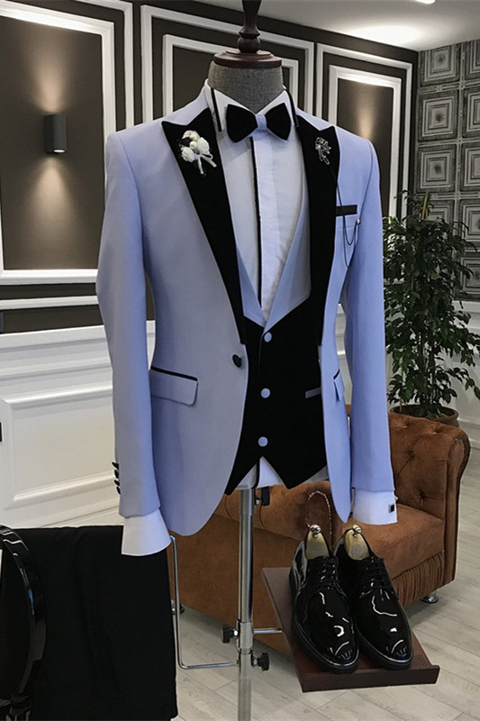Light Purple Peaked Lapel Three Pieces Stylish Prom Suits