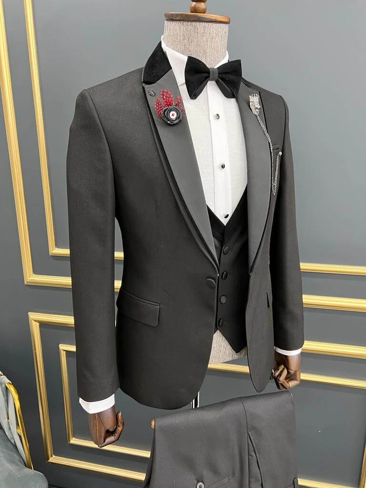 Chic Dark Gray Peaked Lapel Three Pieces Business Suits-BMbridal