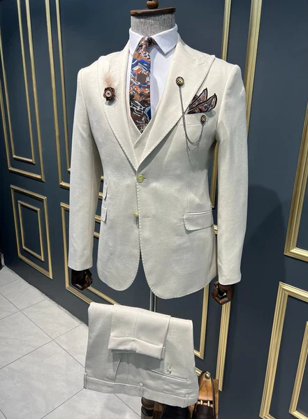 Simple White Peaked Lapel Three Pieces Prom Suits For Men-BMbridal