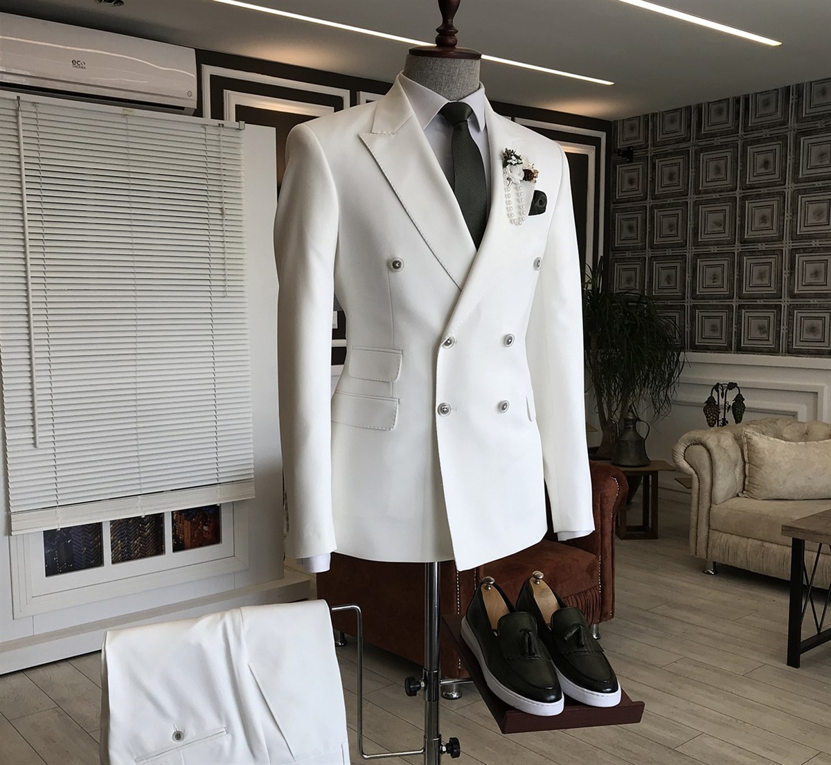 Chris Simple White Peaked Lapel Double Breasted Prom Suits-BMbridal