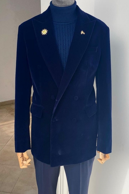 Stylish Navy Blue Peaked Lapel Velvet Prom Suits