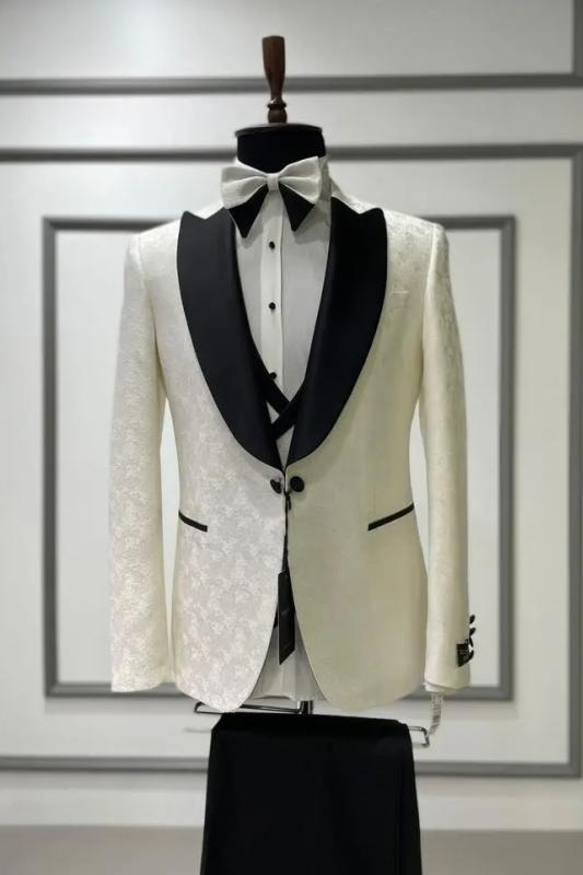 Fashion White Peaked Lapel Three Pieces Jacquard Prom Suits-BMbridal
