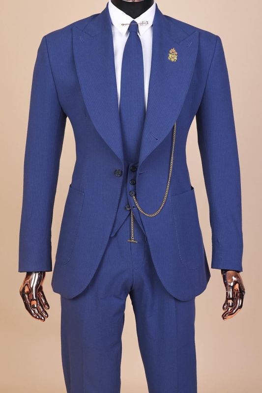 Navy Blue Peaked Lapel Three Pieces Chic Prom Suits-BMbridal
