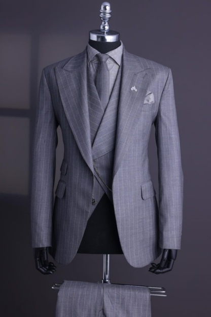 Chic Gray Peaked Lapel Three Pieces Striped Business Suits-BMbridal