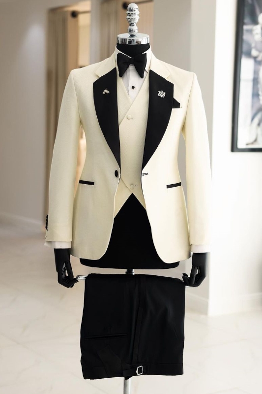 Fancy White Notched Lapel Three Pieces Wedding Suits-BMbridal