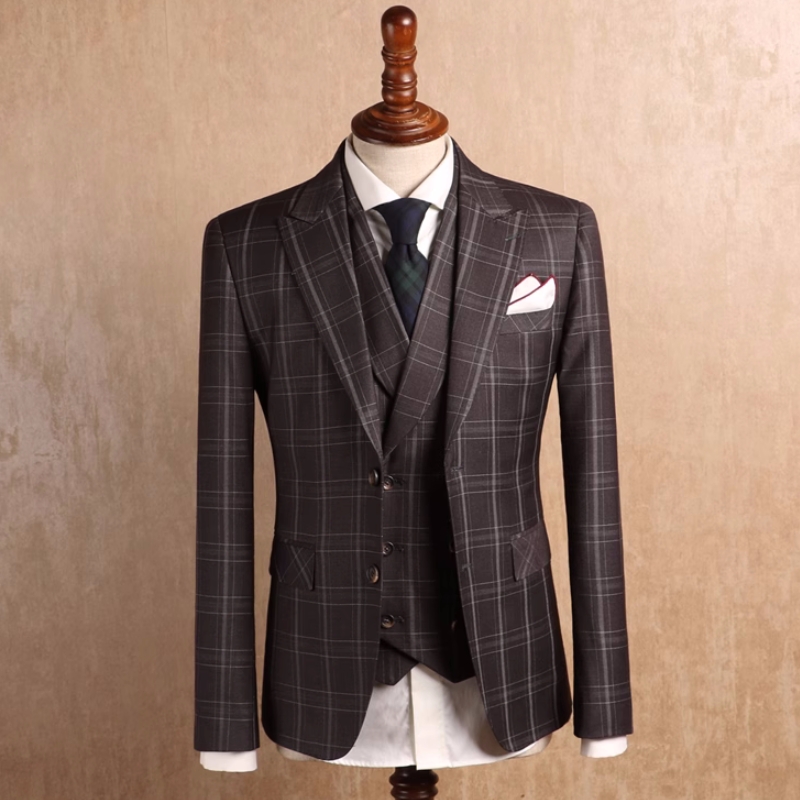 Elegant Coffee Peaked Lapel Three Pieces Plaid Prom Suits-BMbridal