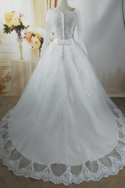 BMbridal Gorgeous Tulle Lace White Wedding Dress Long Sleeves Appliques Bridal Gowns with Pearls