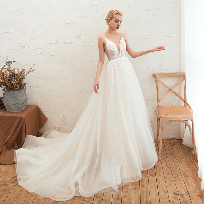 BMbridal Chic Spaghetti Straps V-Neck Ivory Tulle Wedding Dresses with Appliques