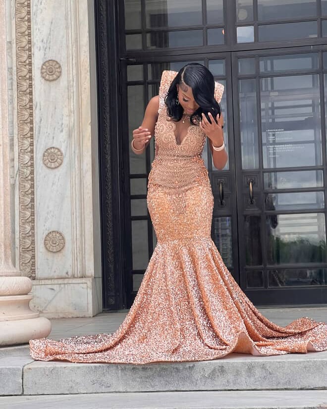 2026 Rose Gold Sequin Prom Dress with Sculpted High Collar – Luxury Mermaid Silhouette & Illusion Bodice | Shimmering Evening Gown for Black Queens | Custom Red Carpet Fit