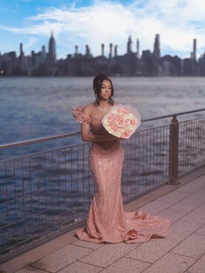 2026 Peach Pink Mermaid Prom Dress – 3D Floral One-Shoulder Detail & Pearl Beaded Bodice | Luxury Illusion Evening Gown with Cathedral Train