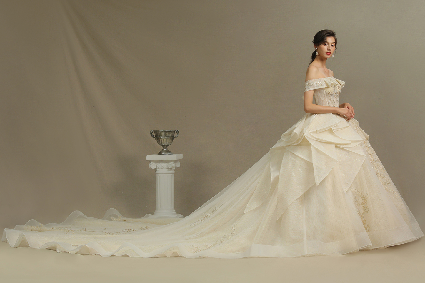 BMbridal Off-the-Shoulder Princess Wedding Dress With Lace Appliques-BMbridal
