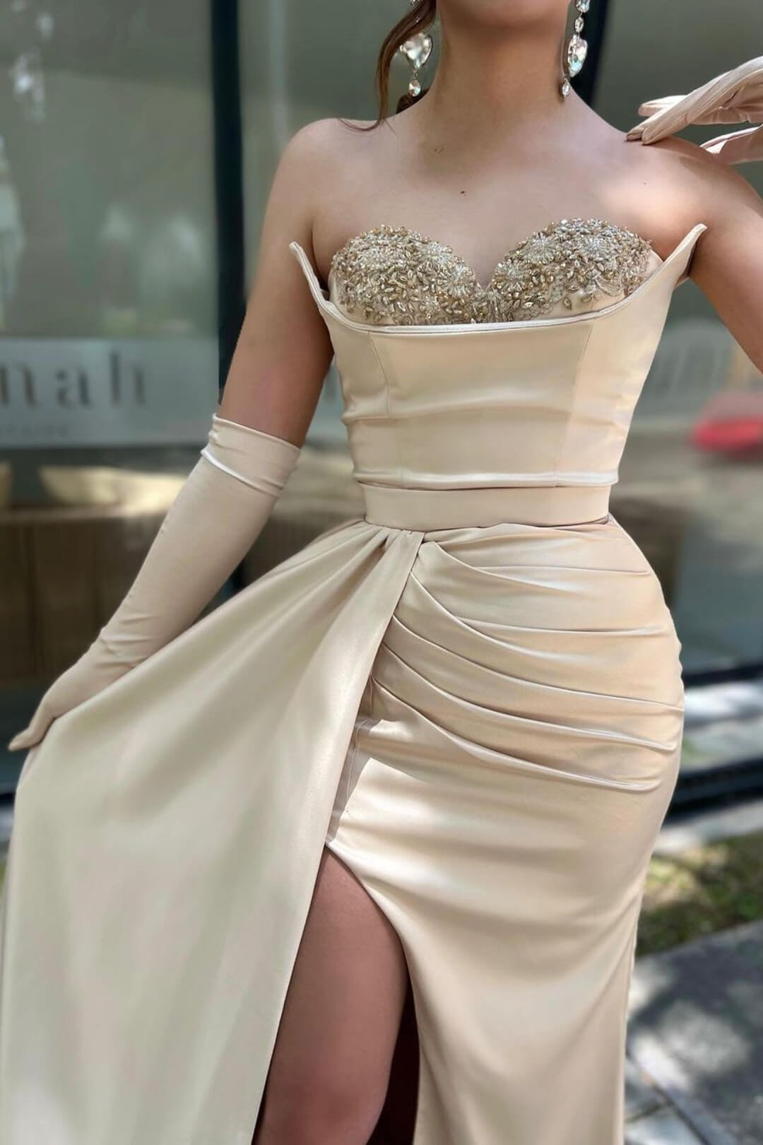 Charming Mermaid Sweetheart Long Sleeve Appliques Satin Prom Dress With Split
