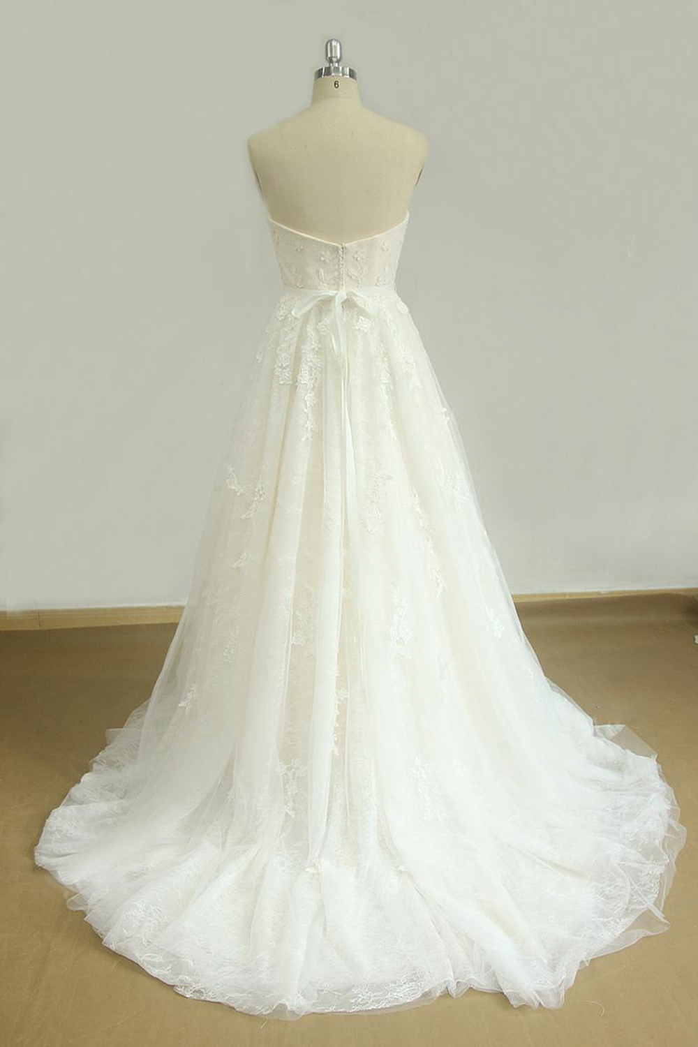 BMbridal Elegant Strapless Lace Tulle Wedding Dress Appliques White A-line Bridal Gowns On Sale