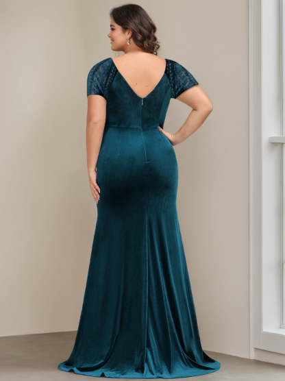 Plus Size Velvet Mother of the Bride Dresses with Ruffles & Appliques in Trumpet/Mermaid V-Neck Short Sleeves Floor-Length