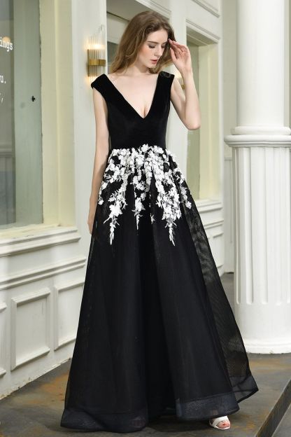 BMbridal Sexy Black Long Prom Dress V-Neck Evening Gowns With Lace Appliques