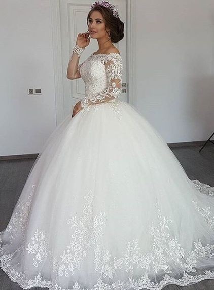 Vintage Off-the-Shoulder Long Sleeves Ball Gown Wedding Dress with Appliques Lace