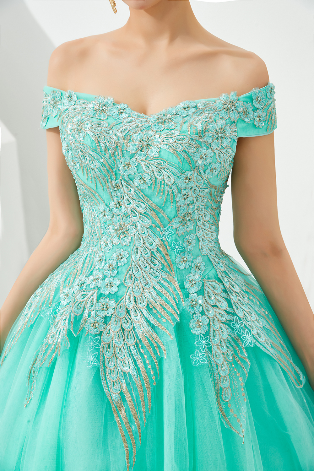 BMbridal Off-the-Shoulder Tulle Ball Gown Prom Dress With Appliques Beadings