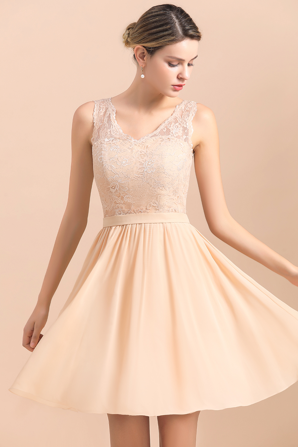 BMbridal Pretty V-Neck Chiffon Lace Short Bridesmaid Dress with Ruffles Online-BMbridal