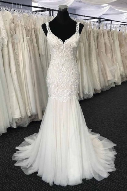 BMbridal Glamorous White Tulle V-Neck Long Appliques Wedding Dress Mermaid Lace Bridal Gowns On Sale