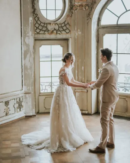 Chic Boho A-Line Tulle Long Wedding Dress with Lace Appliques